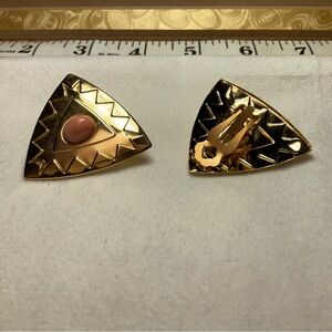 Beautiful gold tone earrings with pink stone